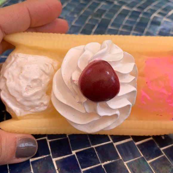 Banana split dog toy with brownie dog toy 2 in 1 lot squeak dog toys - Picture 4 of 9